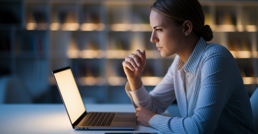 Comment améliorer les compétences en management grâce à des formations en ligne ?